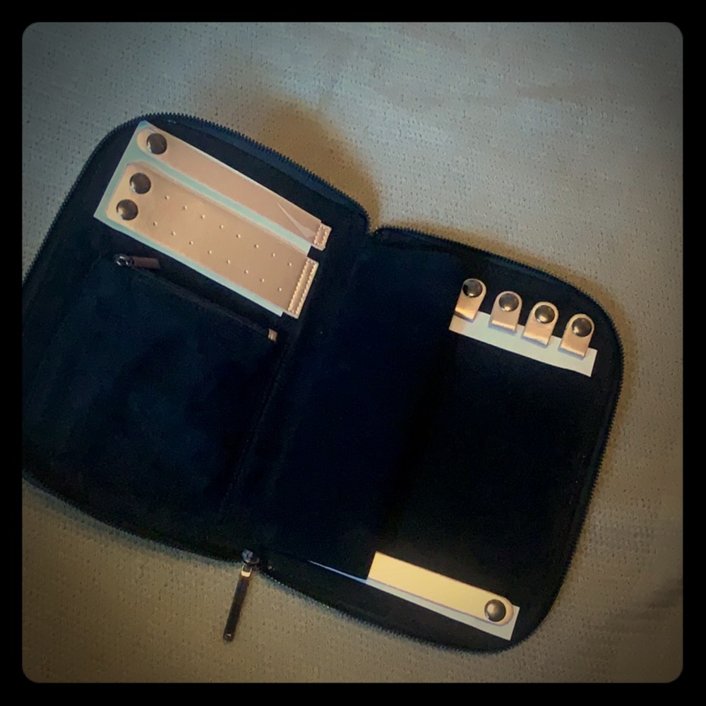 Halston Jewelry/Electronic Organizer